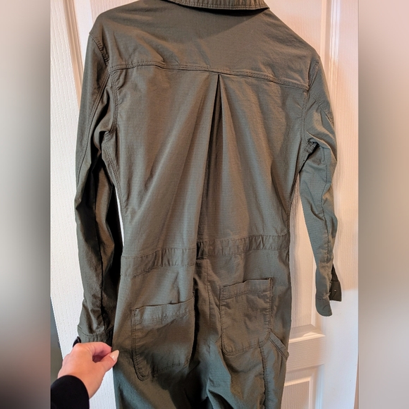 Title Nine GREEN Rosie Utility Jumpsuit - Picture 6 of 6